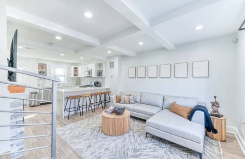 Anacostia Casa | Orange Door Abode - Modern Design