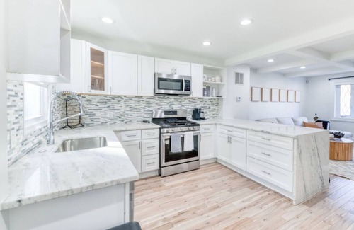 Anacostia Casa | Orange Door Abode - Modern Design