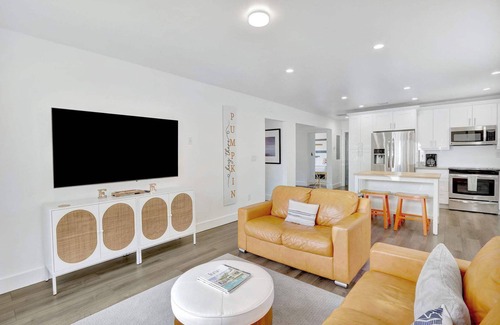 Nurmi Isles Apartamento | Orange Dream in the Sky, Pool 3 bed 2 bath
