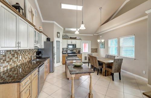 Safe Harbor Casa | Orange Seahorse House KD682