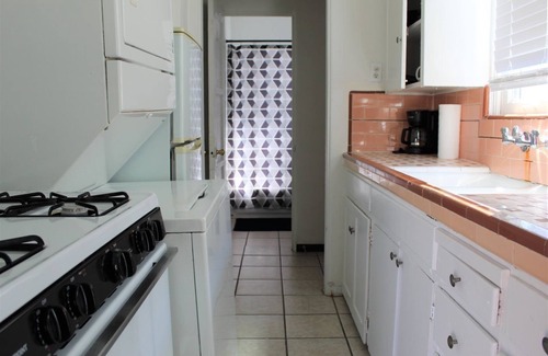 Bankers Hill Condominio | Orange Tree Cottages Downtown