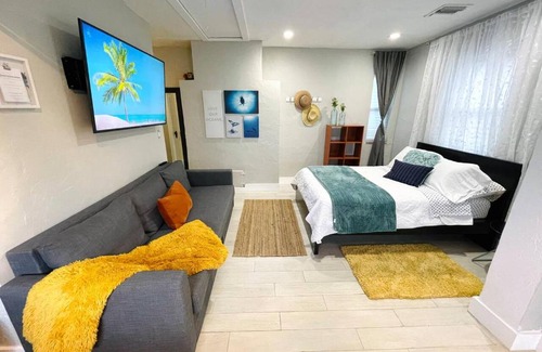Coral Way Apartamento | Orange You Glad you came