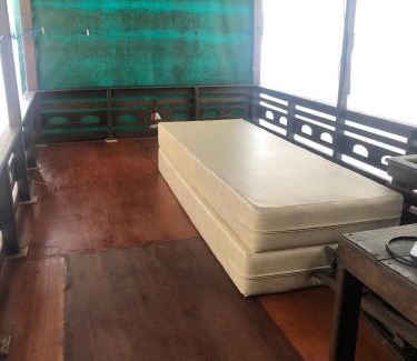 Kumai Alquiler De Eote | Orangutan Kelotok Houseboat for 6 person