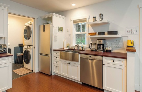 Eastsound Casa | Orcas Island, Purdue Lake Retreat