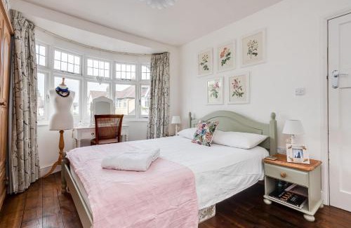 Headington Casa | Orchard - 3 Bedroom House Headington & parking & garden