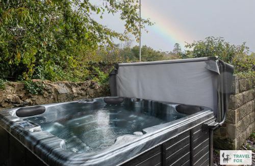 Bont Newydd Casa | Orchard Cottage and Hot Tubs - 15mins To Snowdon