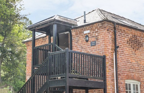 Newtown Cabaña | ORCHARD COTTAGE, pet friendly, character holiday cottage in Kerry
