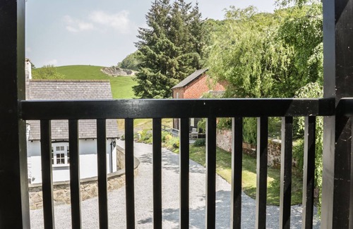 Newtown Cabaña | ORCHARD COTTAGE, pet friendly, character holiday cottage in Kerry