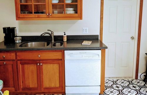 West Branch Cabaña | Orchard Cottage - with Fire Pit and Laundry in West Branch