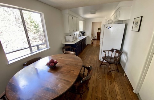 Orchard District Casa | Orchard District, Amazing Yard Next To Hollinshead Park w/Daylight Basement w/Billiards