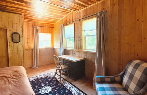 Camano Island Otro | Orchard Farmhouse on Camano Island with WiFi / Ocean View / Fire Pit / Laundry