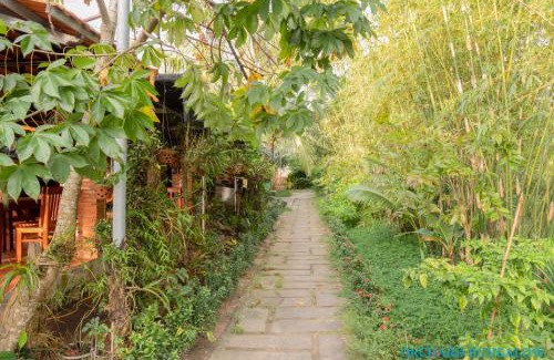 Ong Lang Cabina | Orchard Fruit Farm Bungalow
