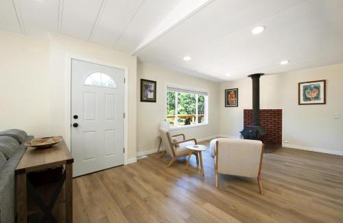 Lyle Casa | Orchard Haven Guest House
