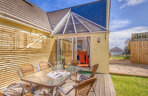 Wadebridge Cabaña | Orchard House, in the bustling town of Wadebridge
