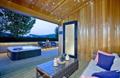 Cheddar Casa | Orchard Lodge, Strawberryfield Park