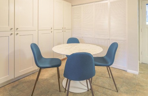 Orchard District Casa | Orchard Park Getaway!