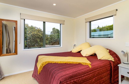 Athenree Cabaña | Orchard Seaview Bach