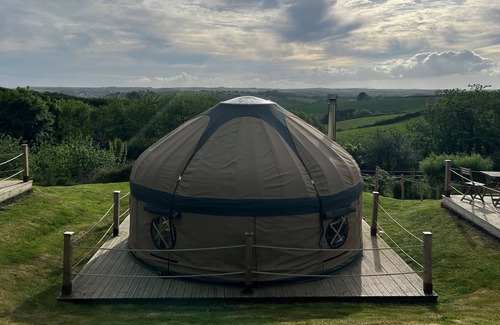 Looe Alquiler De RV | King-Yurt-Baño Privado-Vista al campo