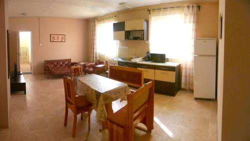 Tata Apartamento | Orchidea Apartman Tata