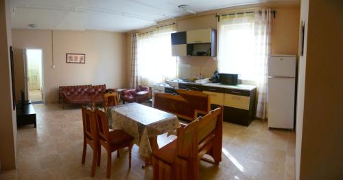 Tata Apartamento | Orchidea Apartman Tata