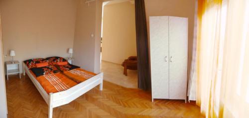 Tata Apartamento | Orchidea Apartman Tata