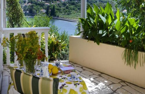 Kolocep Island Apartamento | Oreb Dream Apartments - One Bedroom Apartment with Terrace and Sea View Apartment 1