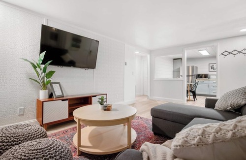Spenard Condominio | Oregon downstairs · Nice ground level Home Near Airport & Free Parking