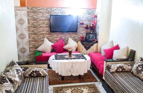 LA GIRONDE Apartamento | Habitación oriental en un apartamento tradicional marroquí