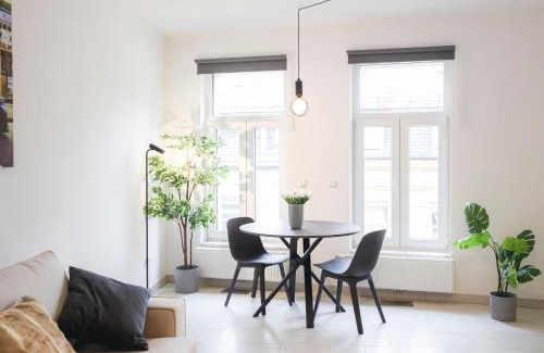 Gare Apartamento | Origer Apartments by Rentaroo