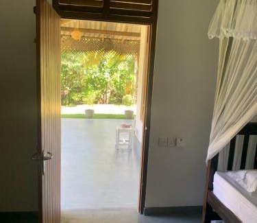 Weligama Cabina | Original track by Unrushed