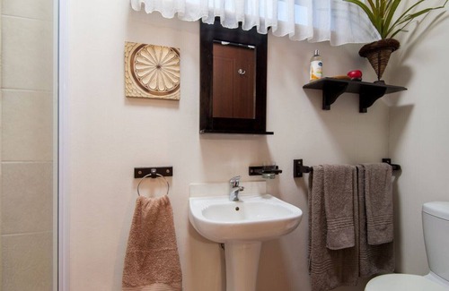 Durban North Cama Y Desayuno | Habitación Oriole en The Brother's Guest, Durban North