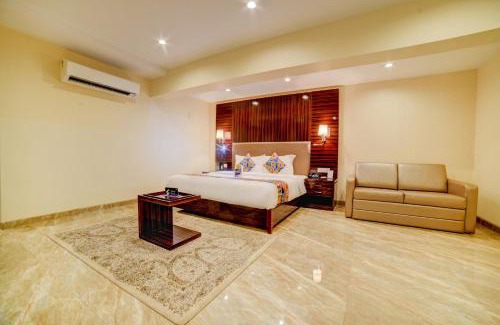 Calangute Hotel | Oriva Sarala Crown - 500M From Calangute Beach