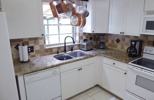 Altamonte Springs Casa | Área de Orlando 5BR / 2BA Home w / Jacuzzi!