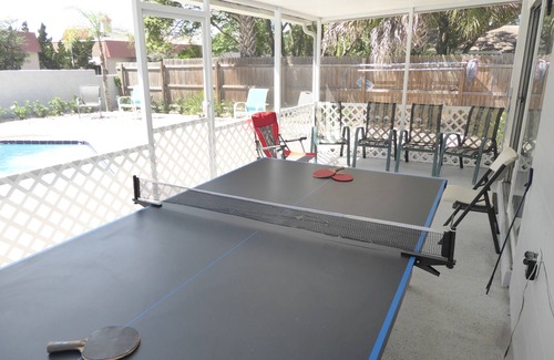 Altamonte Springs Casa | Orlando Area 4BR 2 Master Bedrooms 3B Pool Disney Universal Family pet friendly!