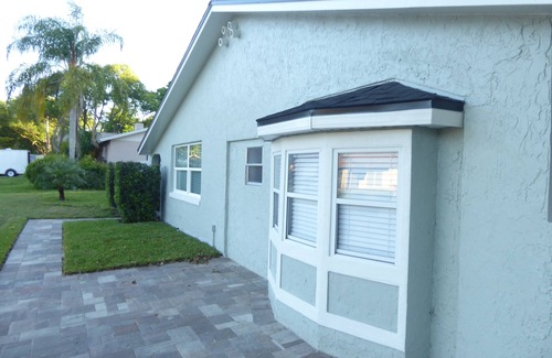 Altamonte Springs Casa | Orlando Area 4BR 2 Master Bedrooms 3B Pool Disney Universal Family pet friendly!