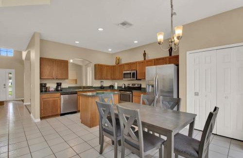 Lake Berkley Casa | Orlando Gem - Private Pool and Theater Room
