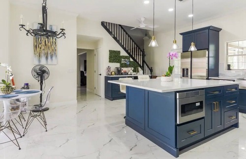 Oviedo Casa | Orlando Spacious Modern Retreat