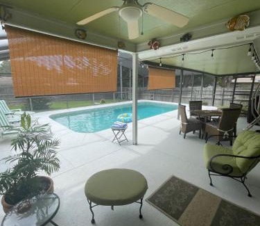 Deltona Lakes Casa | Orlando Theme Parks - Port & Cape Canaveral - Cocoa Beach - Daytona Beach