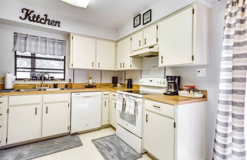 Ventura Casa | Orlando Vacation Rental w/ Yard & Pool Access
