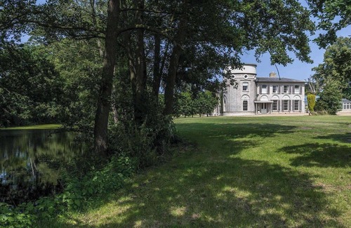 Great Yarmouth Casa | Ormesby Manor - 8 Beds - Sleeps 16 - Hot Tub