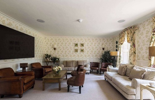 Great Yarmouth Casa | Ormesby Manor - 8 Beds - Sleeps 16 - Hot Tub