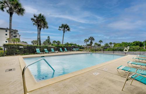 Ormond-by-the-Sea Apartamento | Ormond Beach Condo with Pool Access Steps to Coast!
