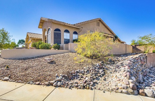 Catalina Shadows Estates Cabaña | Oro Valley Home w/ Hot Tub & Mountain Views!