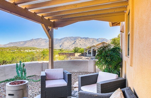 Catalina Shadows Estates Cabaña | Oro Valley Home w/ Hot Tub & Mountain Views!