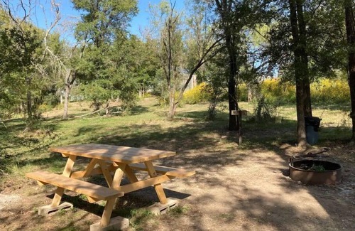 Marble Falls Alquiler De RV | Orrasis dry tent site, WANDER
