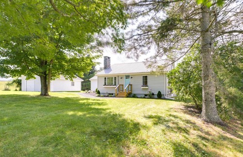 Orrington Casa | Orrington Vacation Rental with Private Deck and Views!