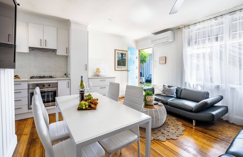 Ocean Grove Apartamento | Orton Blue | 400m Walk to Beach | Pet Friendly