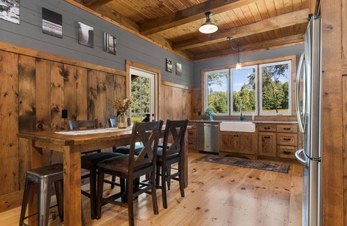 Lake City Cabina | ORV Trails - Outdoor Fireplace - Luxury Cabin - Fall Colors & Pet Friendly!