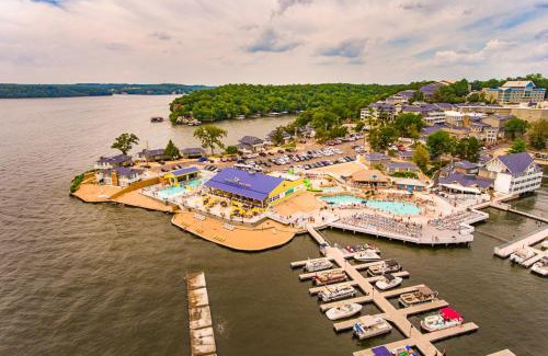 Osage Beach Casa | Osage Oasis
