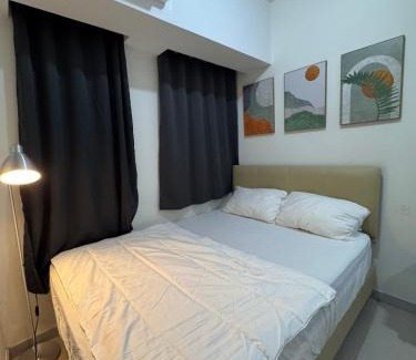 Java Apartamento | Osaka Resort at Osaka Apt PIK2 with Netflix 4K TV and Wifi